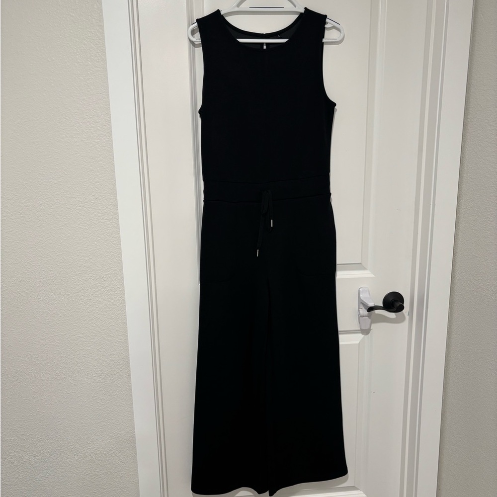 Chic Black Sleeveless Jumpsuit